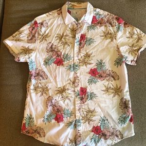 Men’s tropical/Hawaiian shirt